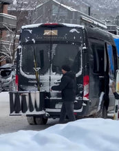 Load image into Gallery viewer, GR-10 Hitch mounted Ski Rack